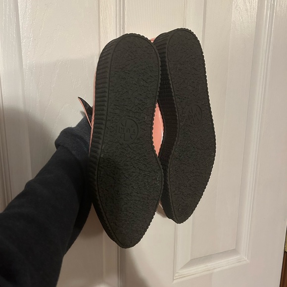 T.U.K Pink Creepers Size 7 - Picture 3 of 3
